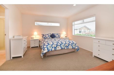 Photo of property in 8 Chalmers Close, Orewa, 0931