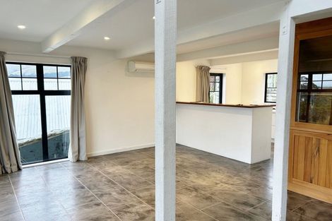 Photo of property in 140 Main Road, Allandale, Lyttelton, 8971