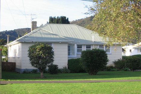 Photo of property in 3 Rainey Grove, Taita, Lower Hutt, 5011