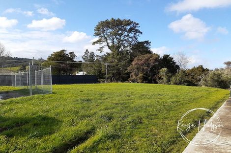 Photo of property in 11 Manaaki Circle, Paparoa, 0571
