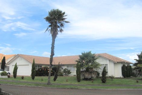 Photo of property in 57 Palmcrest Grove, Highland Park, Auckland, 2010