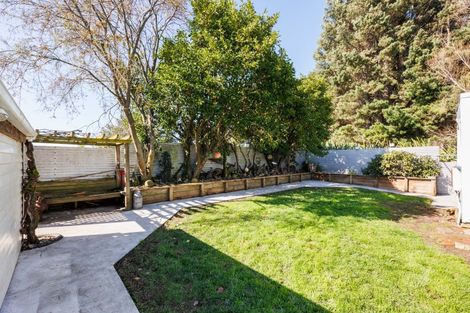 Photo of property in 1 Farmer Street, Sanson, 4817