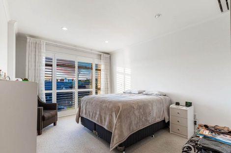 Photo of property in 16 Purchas Hill Drive, Stonefields, Auckland, 1072