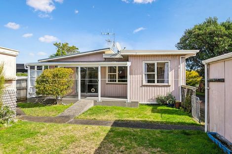 Photo of property in 13 Bahama Crescent, Paraparaumu Beach, Paraparaumu, 5032