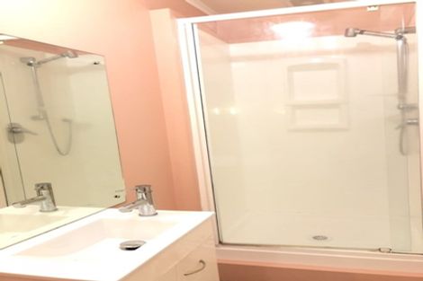 Photo of property in 1 Currey Crescent, Milford, Auckland, 0620