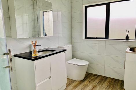 Photo of property in 35a Scotts Road, Manurewa East, Auckland, 2102