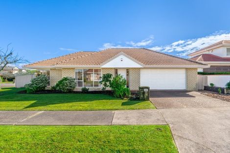 Photo of property in 2 Chale Place, Somerville, Auckland, 2014