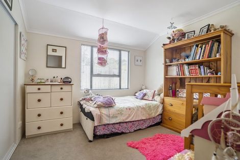 Photo of property in 24 Makiri Street, Helensville, 0800