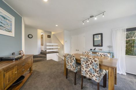 Photo of property in 1 Kakariki Grove, Waikanae, 5036
