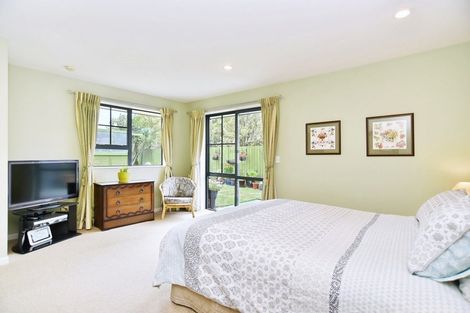 Photo of property in 40 Coolspring Way, Redwood, Christchurch, 8051