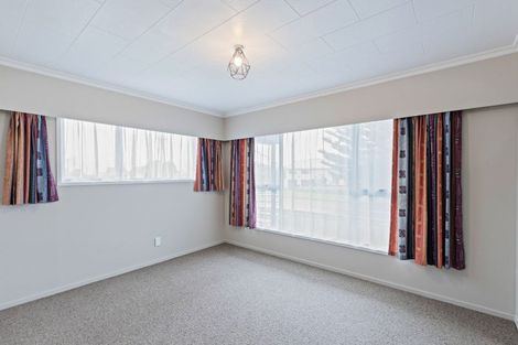 Photo of property in 61 Cracroft Street, Waitara, 4320