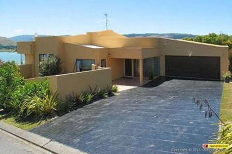 Photo of property in 22 Molyneux Close, Whitby, Porirua, 5024