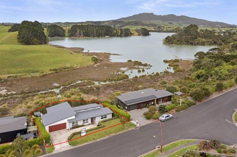 Photo of property in 19 Robertson Street, Raglan, 3225
