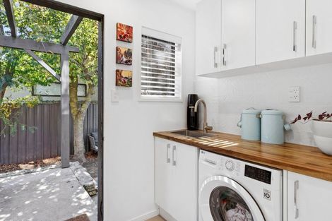 Photo of property in 22 Rata Street, Wanaka, 9305