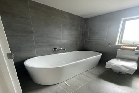 Photo of property in 2/4 Serjeant Street, Henderson, Auckland, 0612