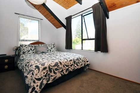 Photo of property in 2/20 Verbena Road, Birkdale, Auckland, 0626