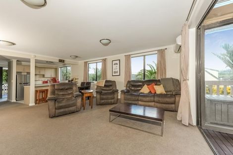 Photo of property in 13 View Ridge Drive, Ranui, Auckland, 0612
