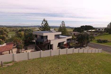 Photo of property in 10 Ocean View Road, Coastlands, Whakatane, 3120