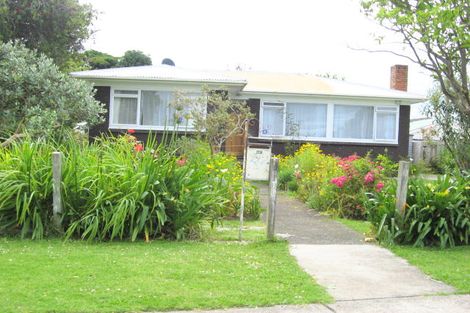 Photo of property in 22 Convair Crescent, Mangere, Auckland, 2022