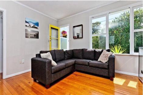 Photo of property in 2/37 Esmonde Road, Takapuna, Auckland, 0622