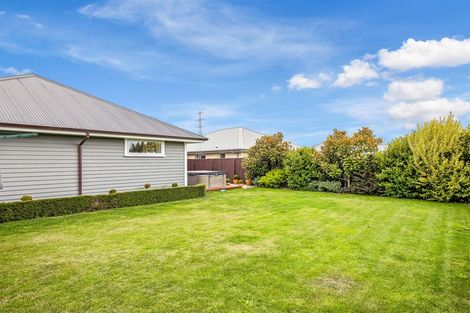 Photo of property in 17 Pimlico Place, Rangiora, 7400