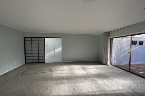Photo of property in 29 Himalaya Drive, Half Moon Bay, Auckland, 2012