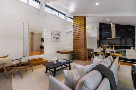 Photo of property in 1 Mcdonnell Road, Arrowtown, 9302