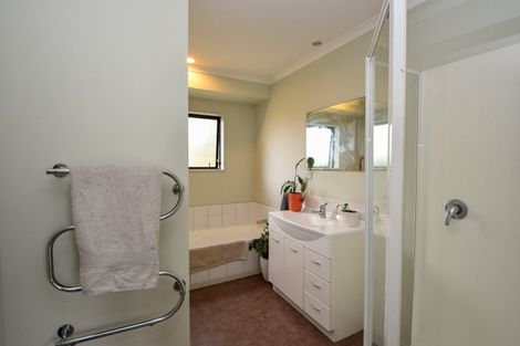 Photo of property in 4 Glamorgan Drive, Torbay, Auckland, 0630