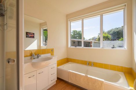 Photo of property in 17 Otaihanga Road, Otaihanga, Paraparaumu, 5036