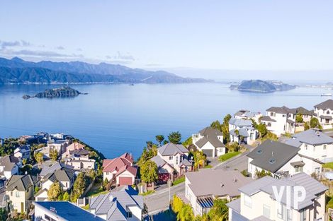 Photo of property in 41 Dress Circle, Newlands, Wellington, 6037