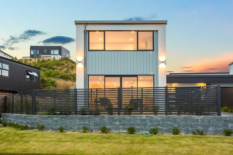 Photo of property in 2b Kaiaho Close, Aotea, Porirua, 5024