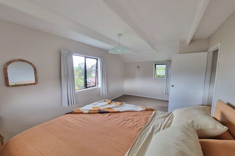 Photo of property in 1/70 Ayton Drive, Totara Vale, Auckland, 0629