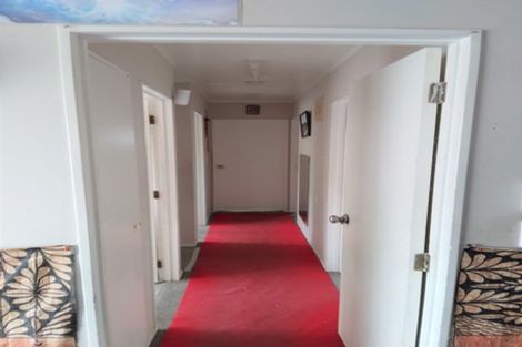 Photo of property in 49 Dungarvon Place, Clendon Park, Auckland, 2103