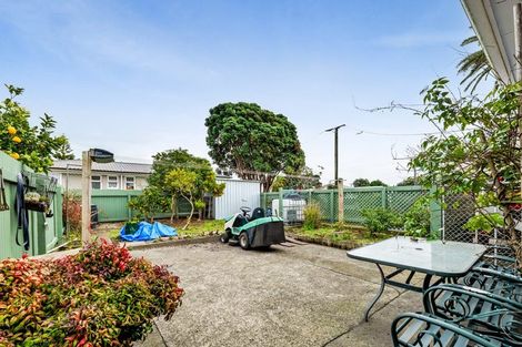 Photo of property in 73 Browne Street, Waitara, 4320