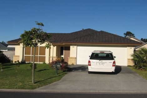 Photo of property in 4 Kimptonfields Court, Wattle Downs, Auckland, 2103