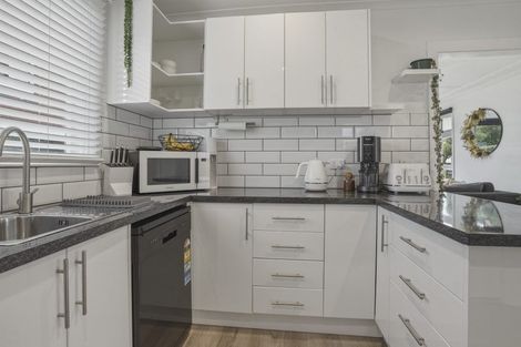 Photo of property in 16 Abbotsford Road, Green Island, Dunedin, 9018