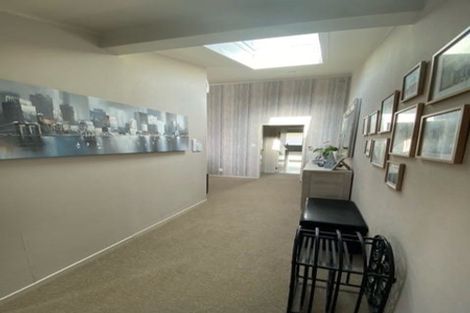 Photo of property in 4a Bemrose Place, Cockle Bay, Auckland, 2014