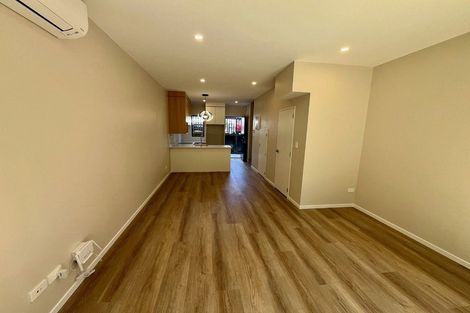 Photo of property in 25 Don Oliver Lane, Glen Eden, 0602