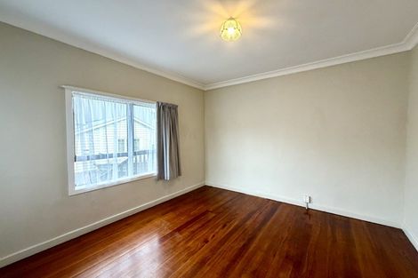 Photo of property in 2/493 Point Chevalier Road, Point Chevalier, Auckland, 1022