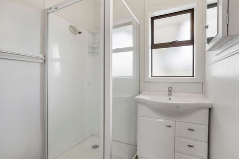 Photo of property in 6 Durham Street, Te Atatu Peninsula, Auckland, 0610