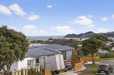 Photo of property in 3/32 Akaroa Drive, Maupuia, Wellington, 6022