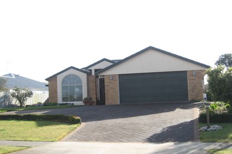 Photo of property in 16 Callum Brae Drive, Rototuna, Hamilton, 3210