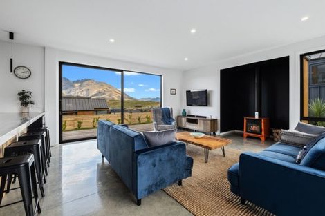 Photo of property in 9 Falconer Rise, Jacks Point, Queenstown, 9371