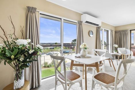 Photo of property in 76a Highland Park Drive, Highland Park, Auckland, 2010