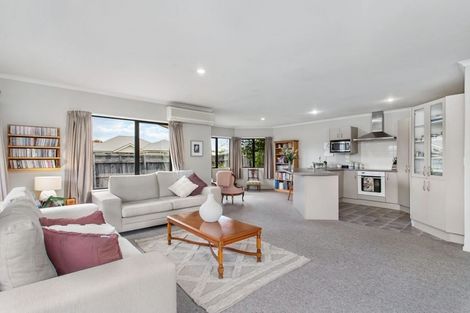 Photo of property in 6 Hawkins Place, Rangiora, 7400