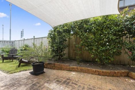 Photo of property in 2/963 Beach Road, Torbay, Auckland, 0630