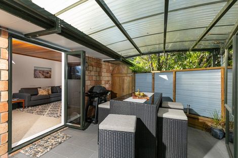 Photo of property in 65 Roberts Road, Matakatia, Whangaparaoa, 0930