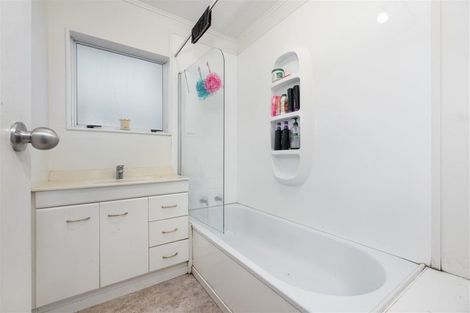 Photo of property in 76a Borich Road, Sunnyvale, Auckland, 0612