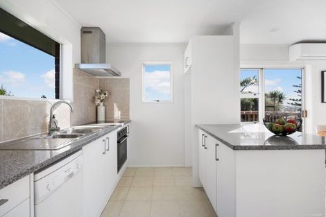 Photo of property in 1/27 Shanaway Rise, Hillcrest, Auckland, 0627