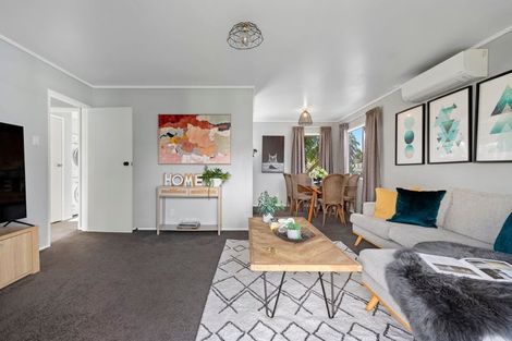 Photo of property in 3 Iris Place, Clendon Park, Auckland, 2103